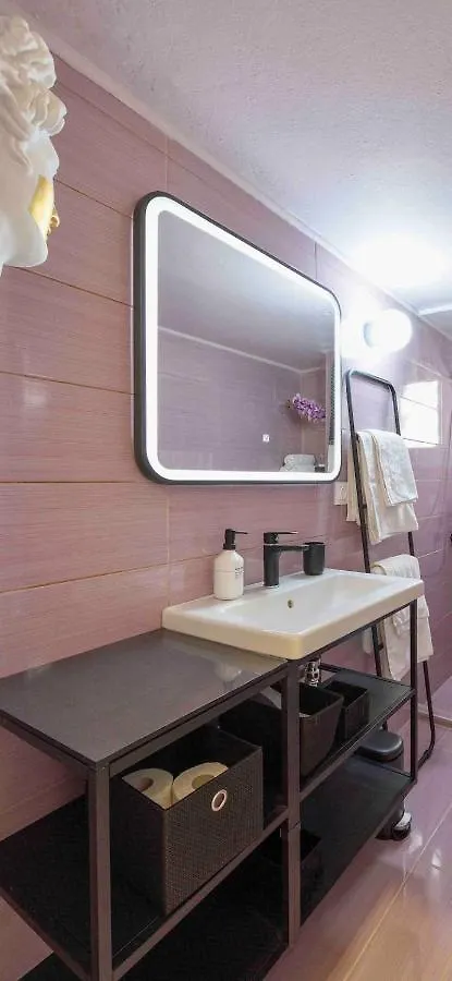 4 Travelers Apartment Salonic